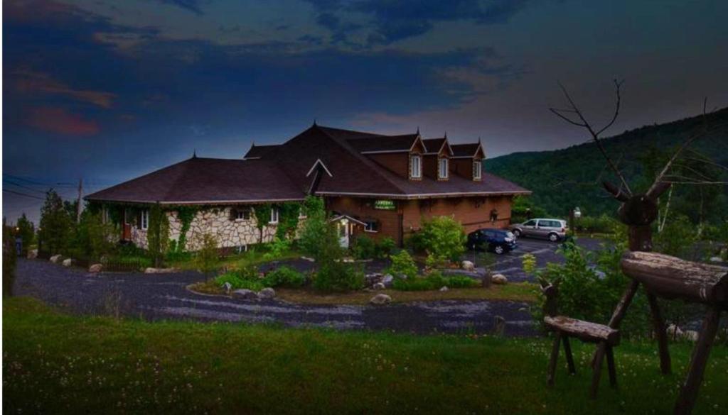 Auberge La Cote D'Or Петит-Ривьер-Сен-Франсуа Экстерьер фото
