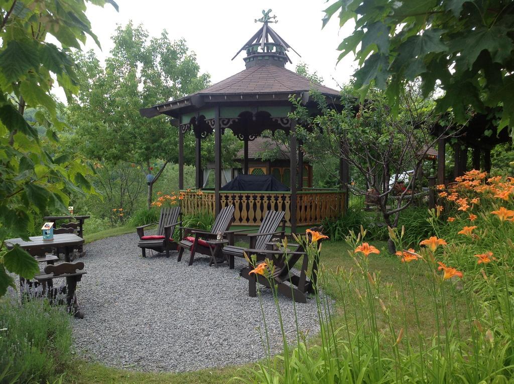 Auberge La Cote D'Or Петит-Ривьер-Сен-Франсуа Экстерьер фото