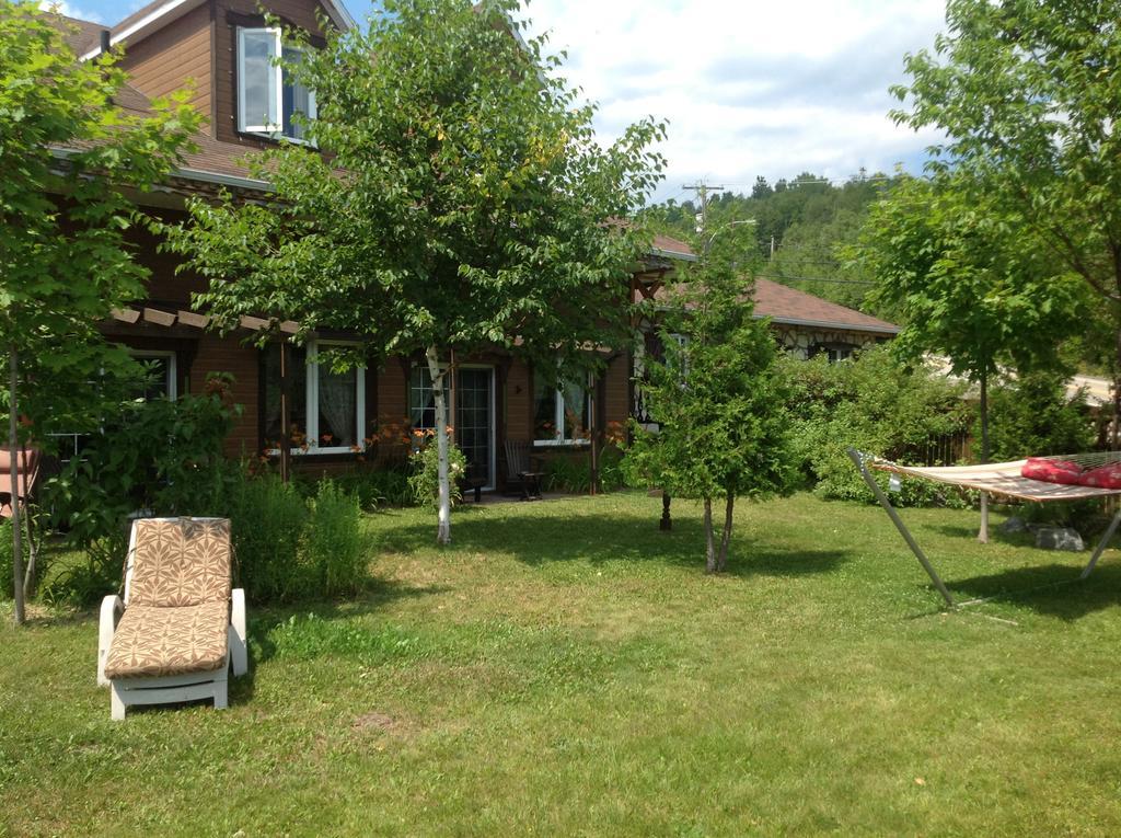 Auberge La Cote D'Or Петит-Ривьер-Сен-Франсуа Экстерьер фото