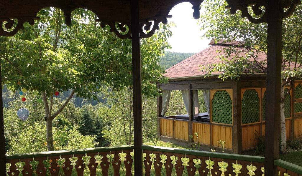 Auberge La Cote D'Or Петит-Ривьер-Сен-Франсуа Экстерьер фото