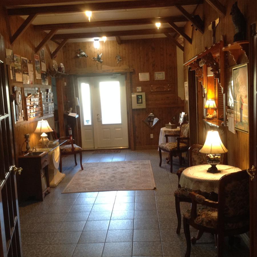 Auberge La Cote D'Or Петит-Ривьер-Сен-Франсуа Экстерьер фото